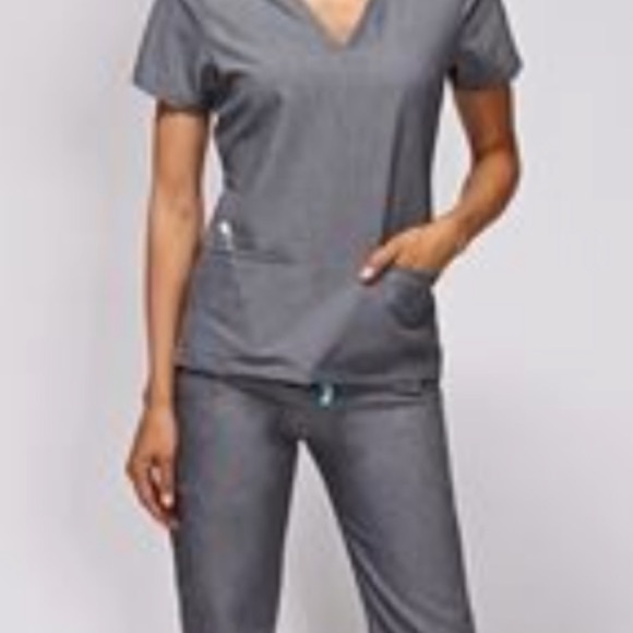 Figs Tops - Figs Casma Graphite Scrub top